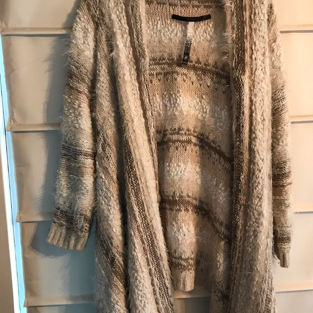 Cream white and brown Kensie oversized sweater